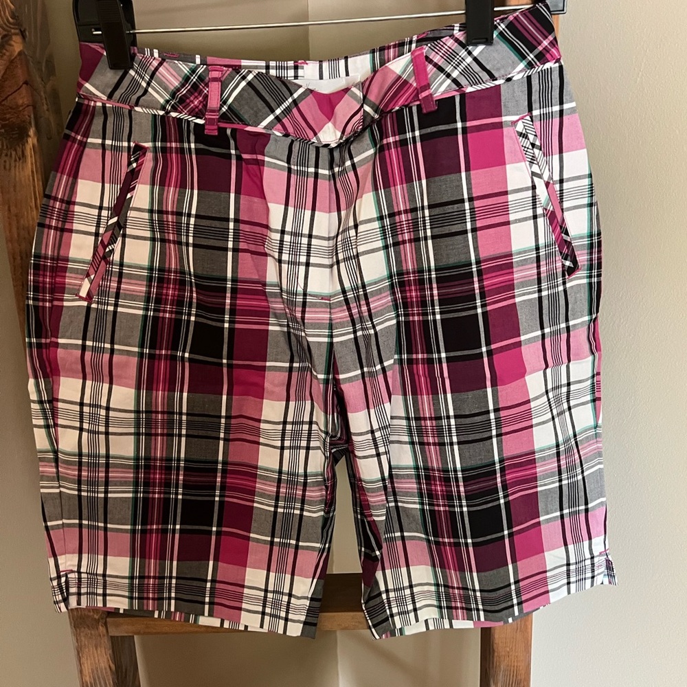 Great golf shorts!